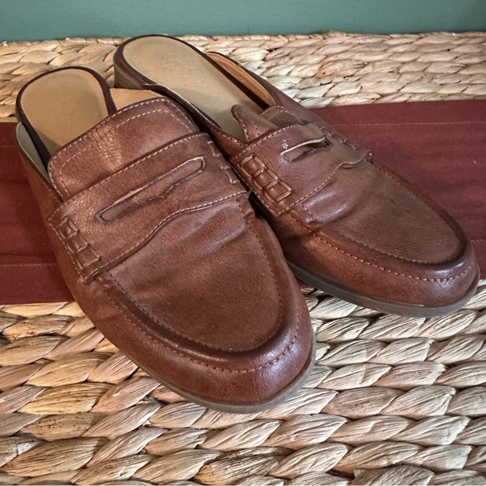 Crown Vintage Women Naliana Leather Mules Casual Flats